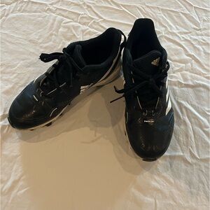 Boys Adidas Icon baseball cleats. Size 5 1/2